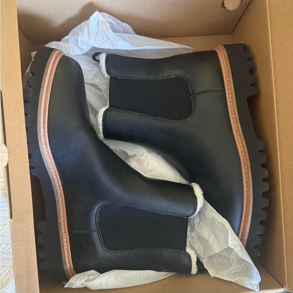 J. Crew Black Sherpa Lined Chelsea Boots NEW size 10